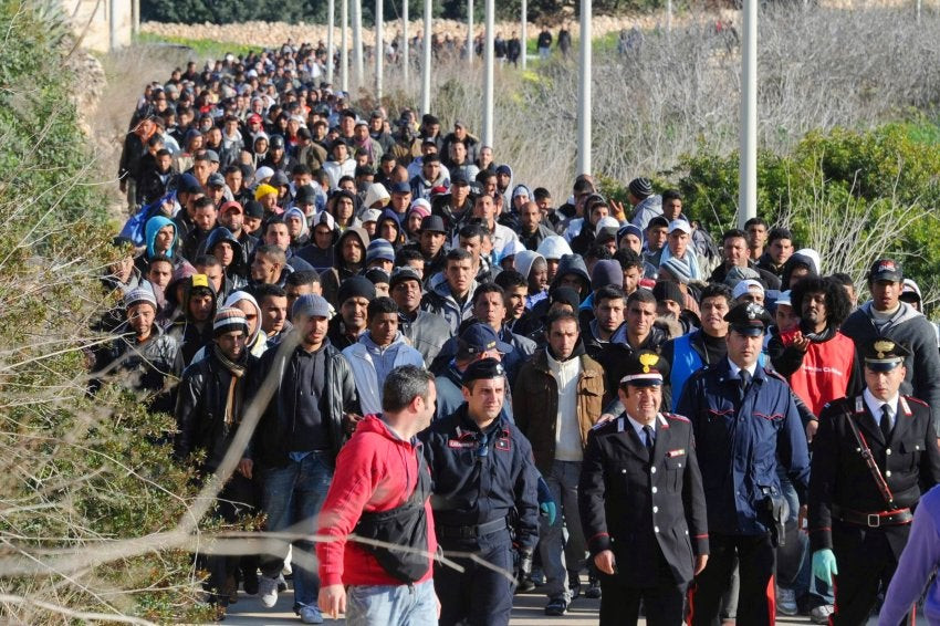 Ιταλία: Η αστυνομία εμπόδισε 400 μετανάστες να περάσουν στη Γαλλία